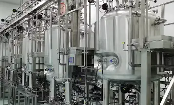 Pharmaceutical ingredient charging and mixing tank