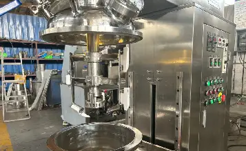 Vacuum homogenizer equipment installation