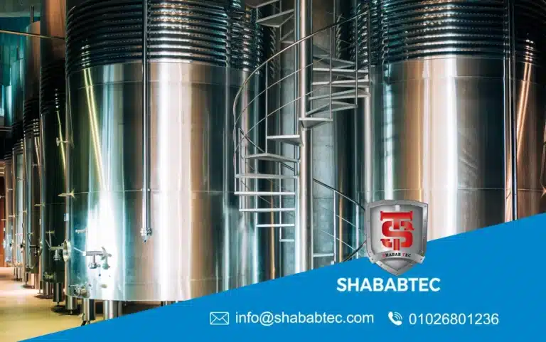 Industrial stainless steel mixing tank with agitator